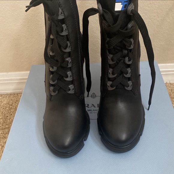 Beautiful black Parada booties! Special to feel fashion this Winter - Picture 8 of 8